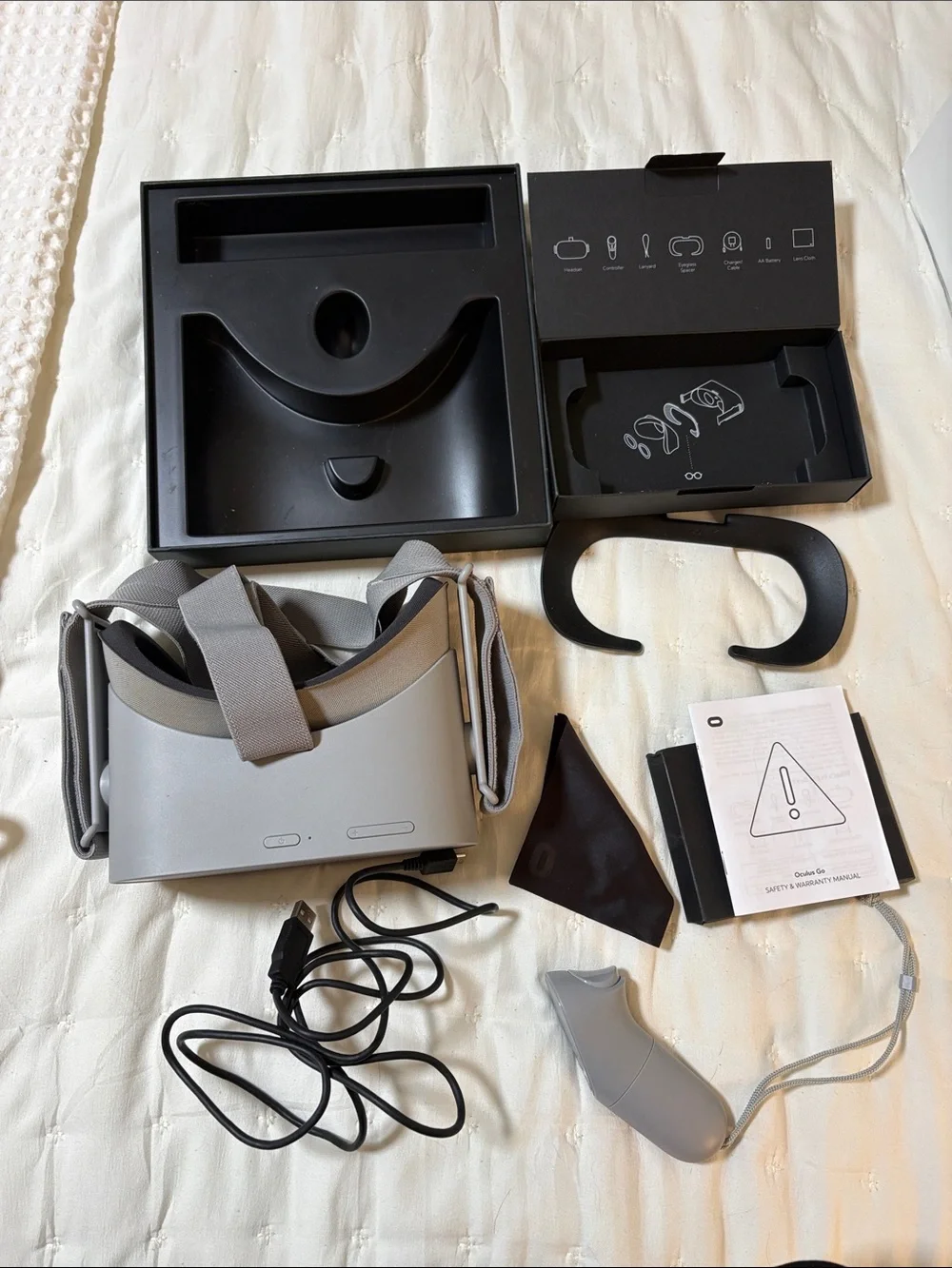 Oculus Go 64GB Standalone VR Headset in Light Gray